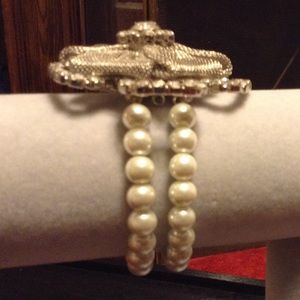PEARL STATEMENT BRACELET